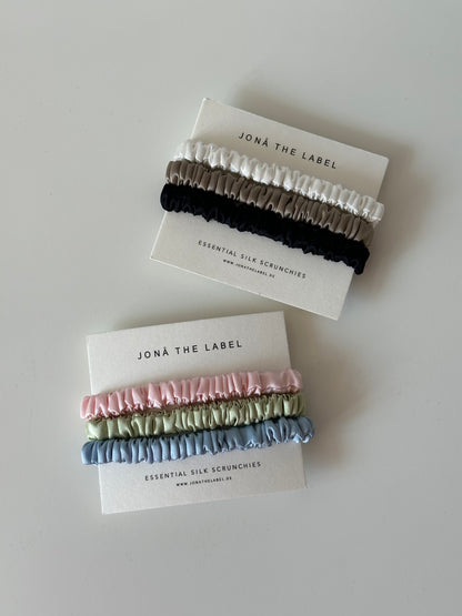 ESSENTIAL SILK SCRUNCHIES (3er-Pack)